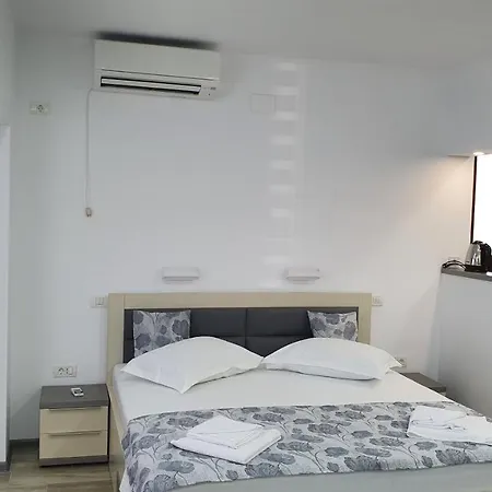 Casa Andi * Navodari